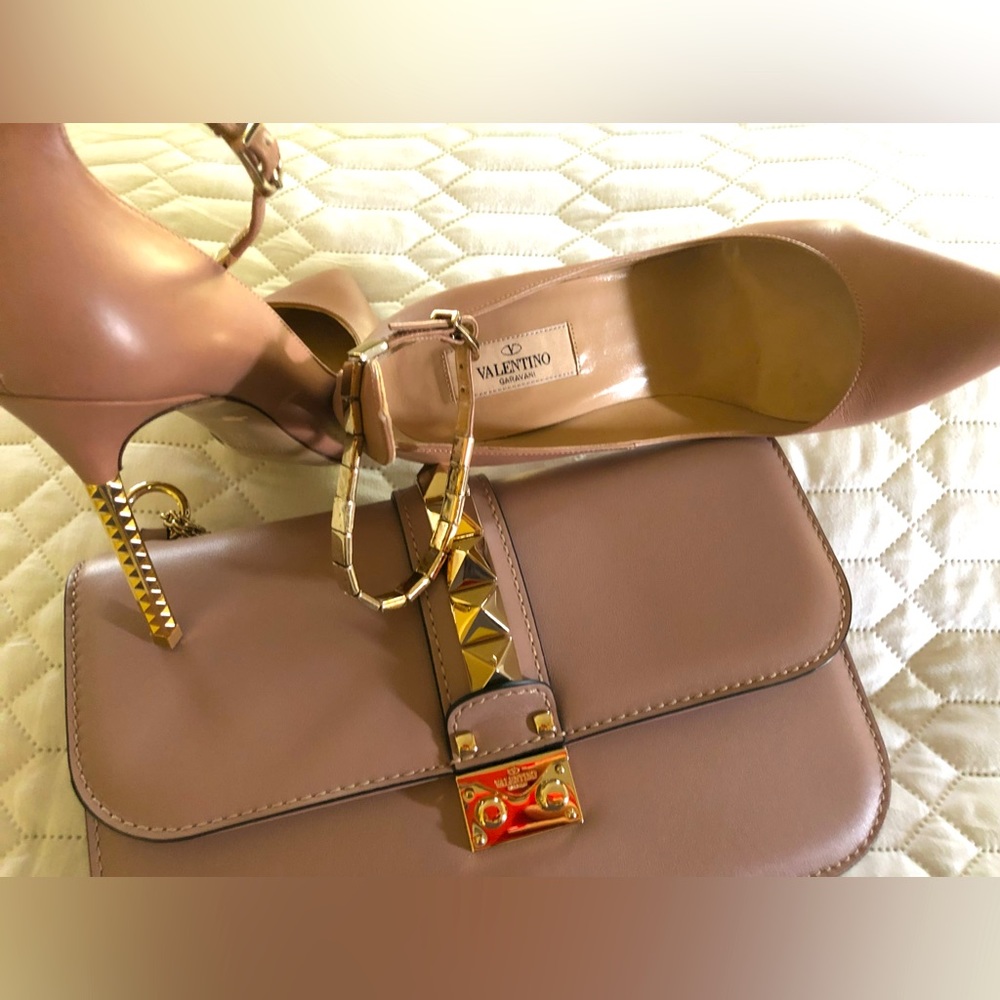 Valentino Noisette Cube Nappa Pump